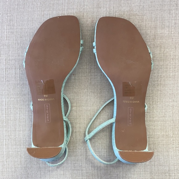 Size 7 STEVEN Mint Green Heels - Picture 2 of 3